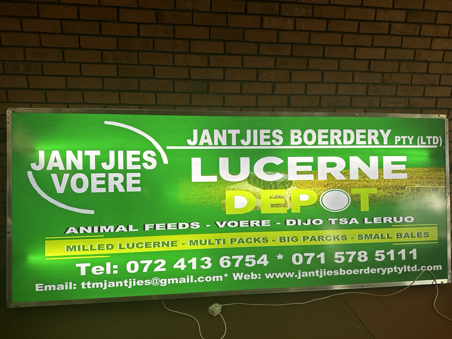 Light box completed for Jantjies Boerdery