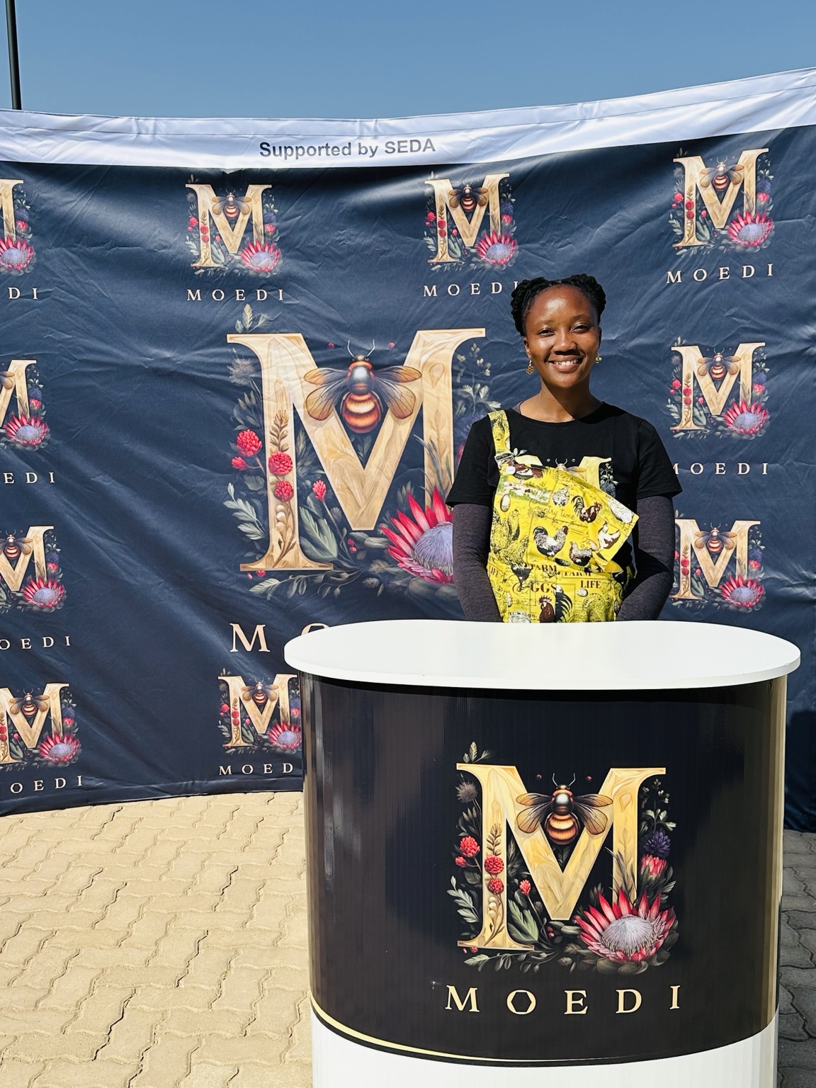Backdrop and counter completed for Moedi